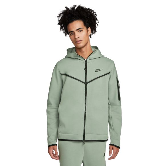 Campera Nike Sportswear Tech Fleece